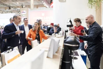 Μητσοτάκης στον Έλληνα παγκόσμιο πρωταθλητή barista: «Θα αγοράσω μηχανή εσπρέσο, θα έρθεις σπίτι να μου κάνεις σεμινάρια;» ΦΩΤΟ, ΒΙΝΤΕΟ