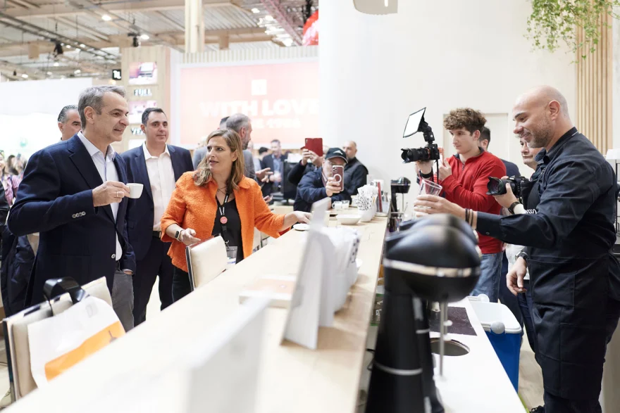 Μητσοτάκης στον Έλληνα παγκόσμιο πρωταθλητή barista: «Θα αγοράσω μηχανή εσπρέσο, θα έρθεις σπίτι να μου κάνεις σεμινάρια;» ΦΩΤΟ, ΒΙΝΤΕΟ