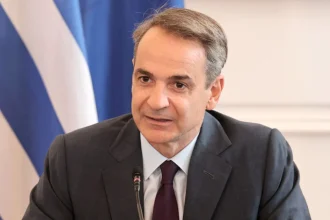 Μητσοτάκης: Αποχαιρετώ με θλίψη και σεβασμό την Άννα Ψαρούδα