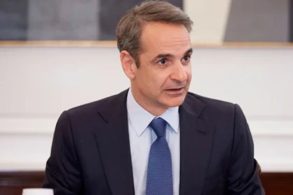 Μητσοτάκης: Η σκέψη όλων μας στις οικογένειες που πενθούν και στους ανθρώπους που δεν γύρισαν σπίτια τους