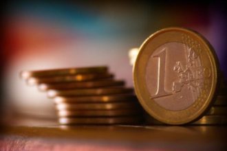 Το Ελληνικό Δημόσιο εκδίδει ξανά 10ετή ομόλογα