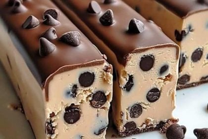 Μπάρες με γεύση μπισκότο και σταγόνες σοκολάτας