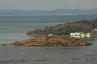 Πωλείται βασιλικό νησί με τιμή όσο ένα σπίτι αλλά κρύβει μία παγίδα