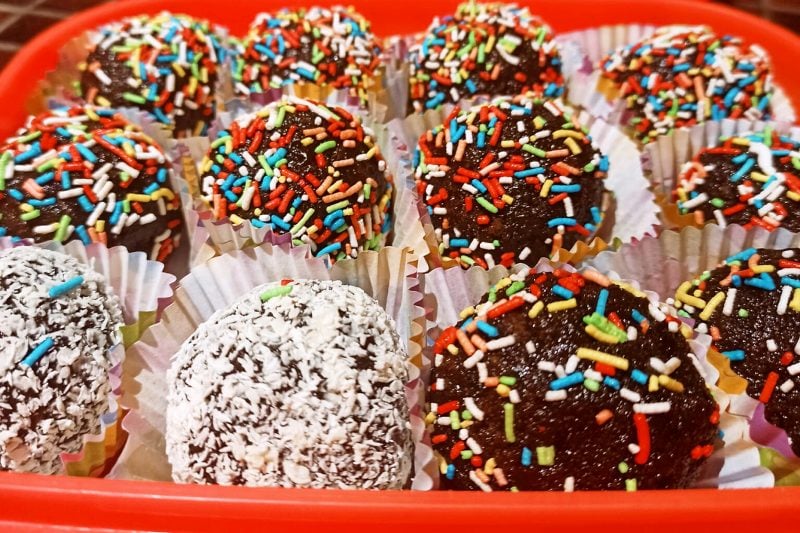 Τρουφάκια χωρίς ζάχαρη με τρούφα σοκολάτας