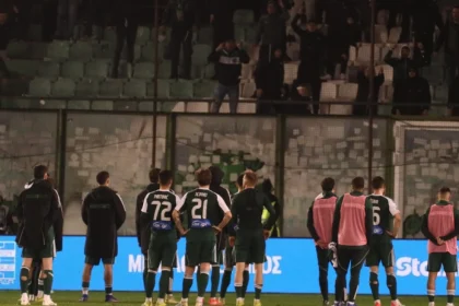 Ένταση στη Λεωφόρο μετά το 1-1 του Παναθηναϊκού με την ΑΕΛ, αποδοκιμασίες και συγκέντρωση οπαδών