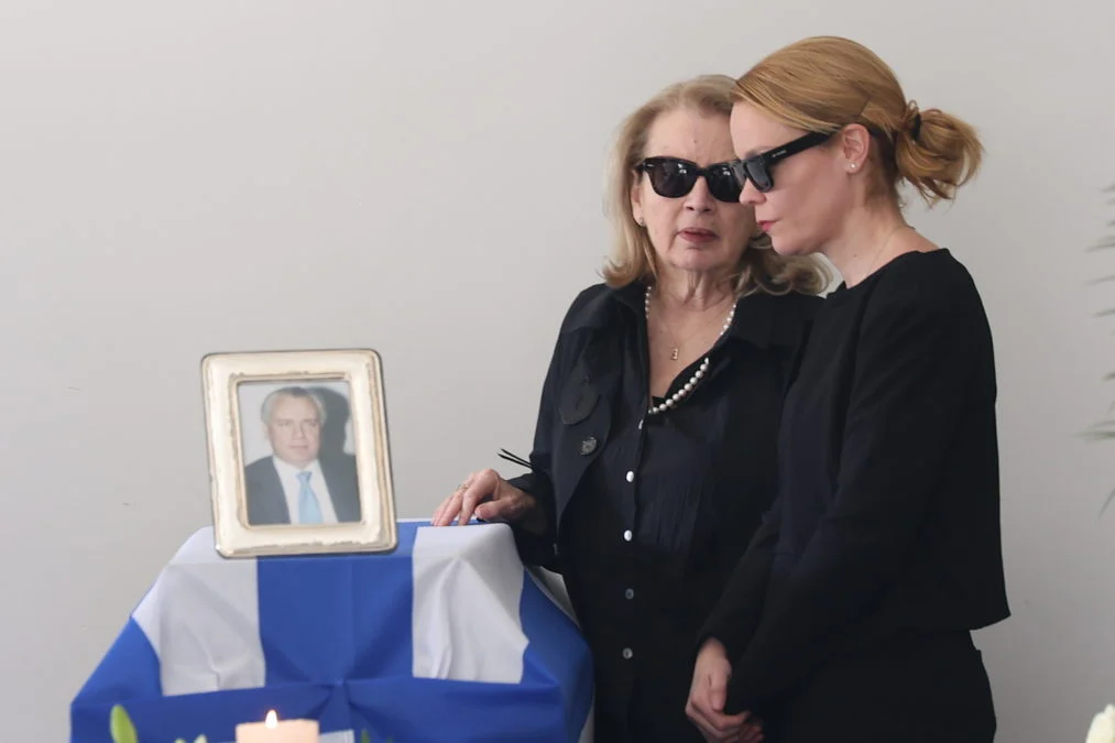 Αναστάσης Παπαληγούρας: Θλίψη στην κηδεία του πρώην υπουργού