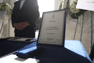 Αναστάσης Παπαληγούρας: Θλίψη στην κηδεία του πρώην υπουργού