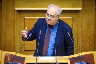 ΠΑΣΟΚ: Το παρασκήνιο της διαγραφής του Παναγιώτη Παρασκευαΐδη – Η σταγόνα που ξεχείλισε το ποτήρι