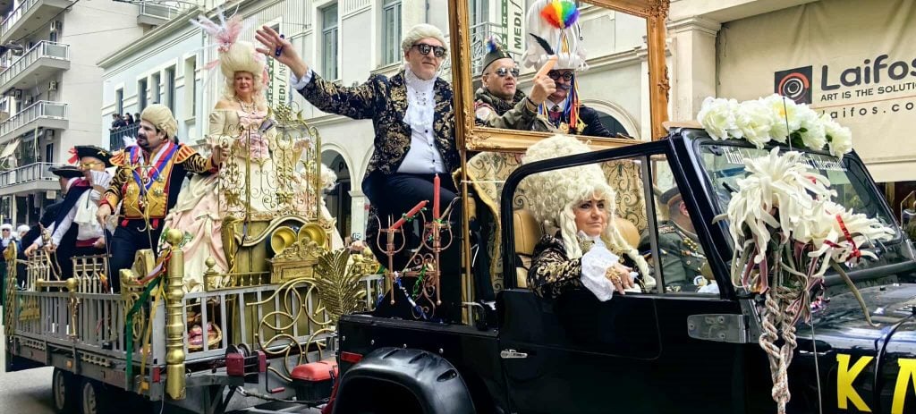 Πατρινό Καρναβάλι 2026: Σοκολατοπόλεμος και στρατηγοί έκλεψαν τις εντυπώσεις! (ΦΩΤΟ)