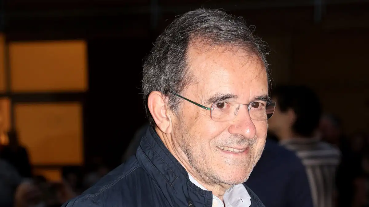 Παύλος Τσίμας: Όλα τα κρίσιμα χρόνια τα πέρασα ως εντελώς μοναχικό παιδί