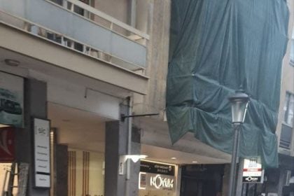 Πάτρα: Μετέτρεψαν τον πεζόδρομο της Αγ. Νικολάου σε πάρκινγκ!