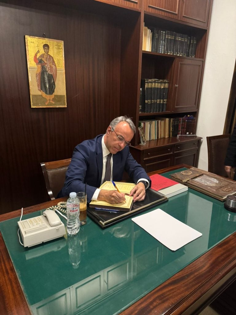 Επίσκεψη Σταϊκούρα στην Πάτρα: Συναντήσεις με θεσμικούς και παραγωγικούς φορείς και παρουσίαση του βιβλίου του Αλέξη Πατέλη (ΦΩΤΟ)