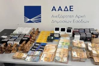 ΑΑΔΕ: Τεράστια απάτη με εκατοντάδες επιχειρήσεις-“φαντάσματα” και χρέη 43 εκατ. ευρώ - 11 συλλήψεις