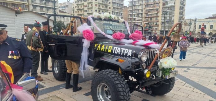 Το αδιαχώρητο στην Πάτρα για την Τσικνοπέμπτη - Ψησταριές, γλέντι και καρναβαλικά δρώμενα στους δρόμους (ΦΩΤΟ & ΒΙΝΤΕΟ)