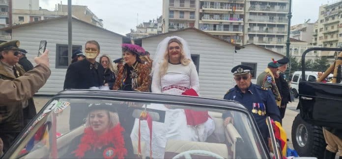 Το αδιαχώρητο στην Πάτρα για την Τσικνοπέμπτη - Ψησταριές, γλέντι και καρναβαλικά δρώμενα στους δρόμους (ΦΩΤΟ & ΒΙΝΤΕΟ)