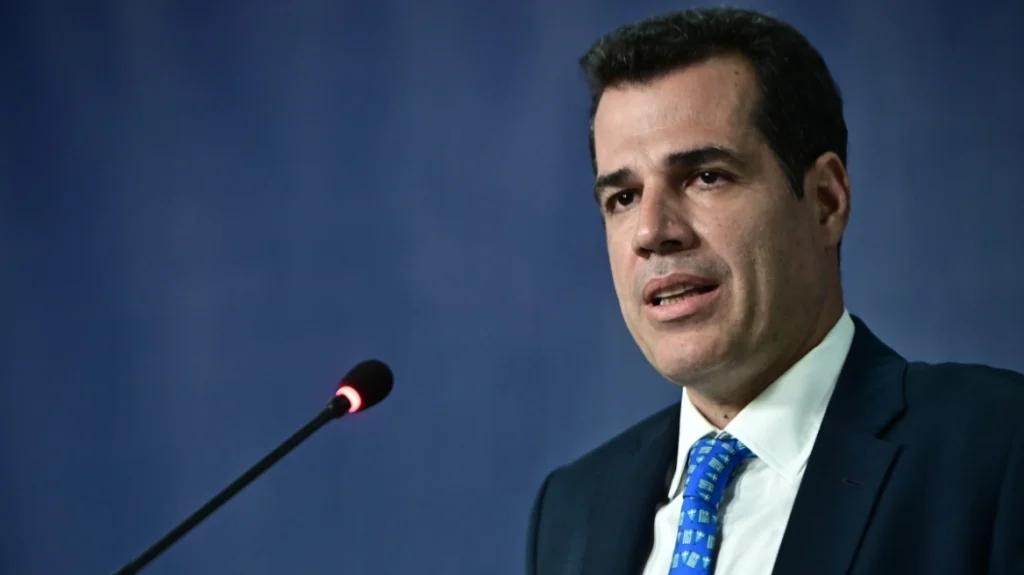 Πλεύρης για τους ακτιβιστές που ζήτησαν να δουν παιδιά από το ναυάγιο στη Χίο: Αρκετά με τις προκλήσεις των επαγγελματιών ανθρωπιστών