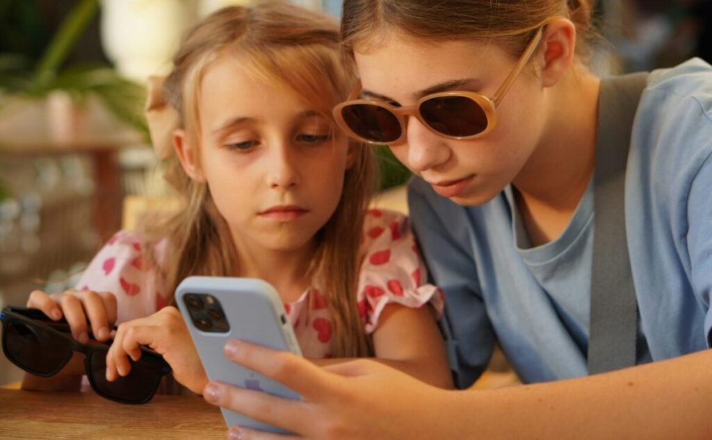 Στόχος να μάθουν τα παιδιά κάτω των 15 ετών να αυτορυθμίζονται στη χρήση των social media