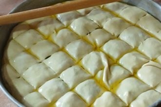 Σπανακόπιτα με σπιτικό φύλλο