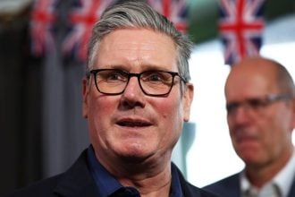 Στάρμερ: Δημόσια συγγνώμη για τον διορισμό του Μάντελσον