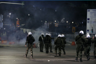 Σοβαρά επεισόδια στη Θεσσαλονίκη με μολότοφ εναντίον αστυνομικών