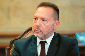 Στουρνάρας στο Politico: Η ανάπτυξη της Ελλάδας δεν εξαρτάται από το ρωσικό πετρέλαιο