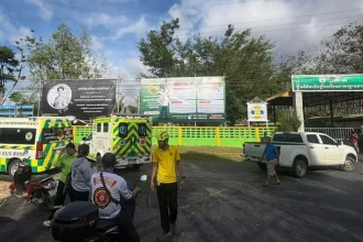 Ένοπλος άνοιξε πυρ και πήρε ομήρους μαθητές και καθηγητές σε σχολείο στην Ταϊλάνδη - Αναφορές για τραυματίες