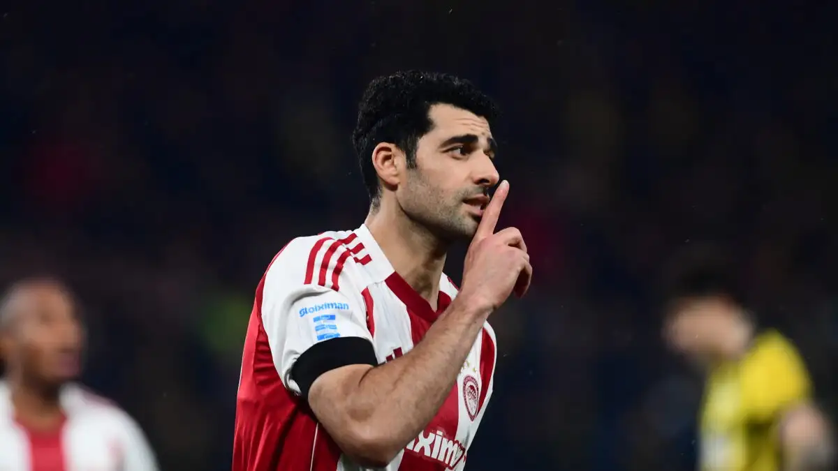 ΑΕΚ – Ολυμπιακός 1-1: Ισοπαλία στο ντέρμπι της Νέας Φιλαδέλφειας με πέναλτι του Ταρέμι στο 90+16′