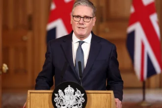 Στάρμερ: Βρετανικά αεροσκάφη επιχειρούν στη Μέση Ανατολή στο πλαίσιο αμυντικών αποστολών