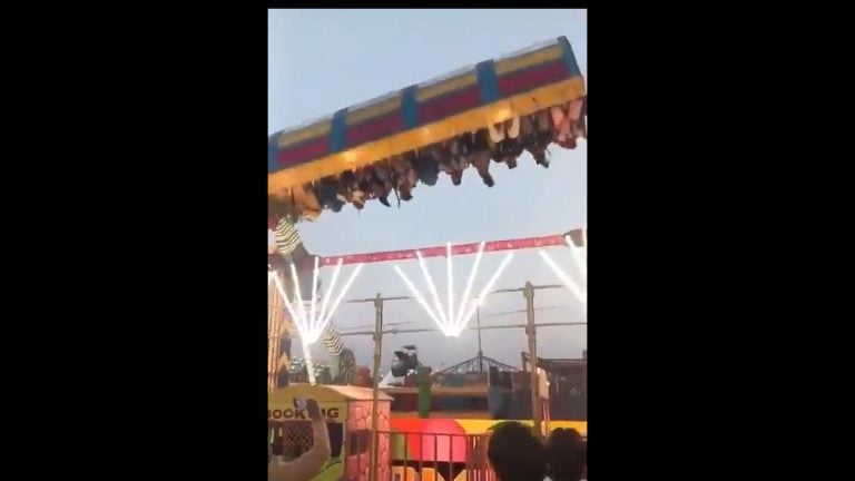 Ινδία: Ένας νεκρός και 13 τραυματίες από κατάρρευση μηχανήματος σε λούνα παρκ - Σοκαριστικό βίντεο