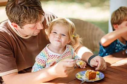 Πώς τα υπερεπεξεργασμένα απειλούν εξυπνάδα και IQ - Τι δείχνει έρευνα σε παιδιά