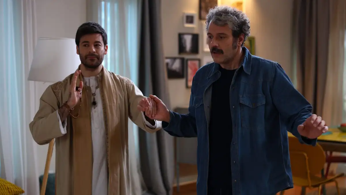 Τρομεροί γονείς: Ο Σάκης φέρνει στο σπίτι τον γκουρού Δαμασκηνό, που επέστρεψε από το Θιβέτ