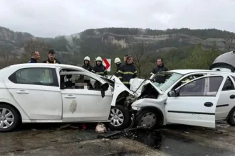 Διπλή τραγωδία στην Αττάλεια: Δύο πολύνεκρα τροχαία μέσα σε λίγη ώρα – 16 νεκροί και 30 τραυματίες