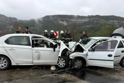 Διπλή τραγωδία στην Αττάλεια: Δύο πολύνεκρα τροχαία μέσα σε λίγη ώρα – 16 νεκροί και 30 τραυματίες
