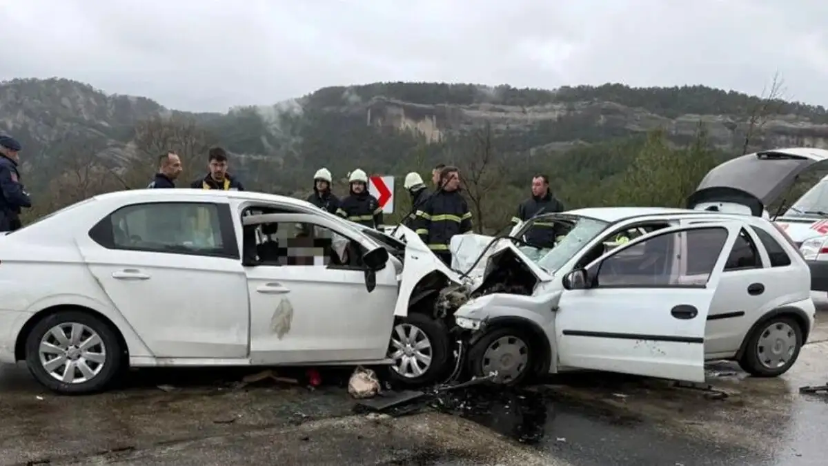 Διπλή τραγωδία στην Αττάλεια: Δύο πολύνεκρα τροχαία μέσα σε λίγη ώρα – 16 νεκροί και 30 τραυματίες
