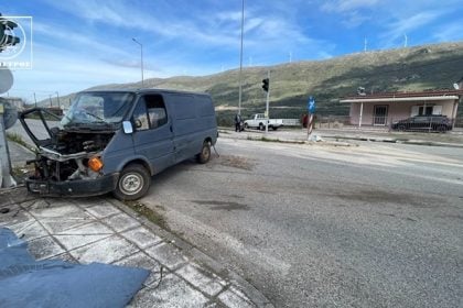 Δυτ. Ελλάδα: Νέα τραγωδία στην άσφαλτο - Κατέληξε στο νοσοκομείο ο οδηγός της κλούβας (ΒΙΝΤΕΟ)