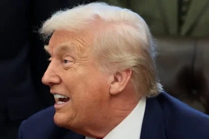 Επίθεση Τραμπ σε δημοσιογράφο που ρωτούσε για την υπόθεση Επστάιν: «Είσαι η χειρότερη, θα έπρεπε να ντρέπεσαι»