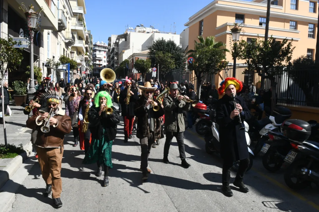 Ολοήμερο παραδοσιακό ξεφάντωμα την Τσικνοπέμπτη στην Καρναβαλική Πάτρα - Όλες οι εκδηλώσεις