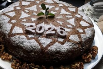 Η Ελληνική Αντικαρκινική Εταιρεία Αχαΐας κόβει Βασιλόπιτα