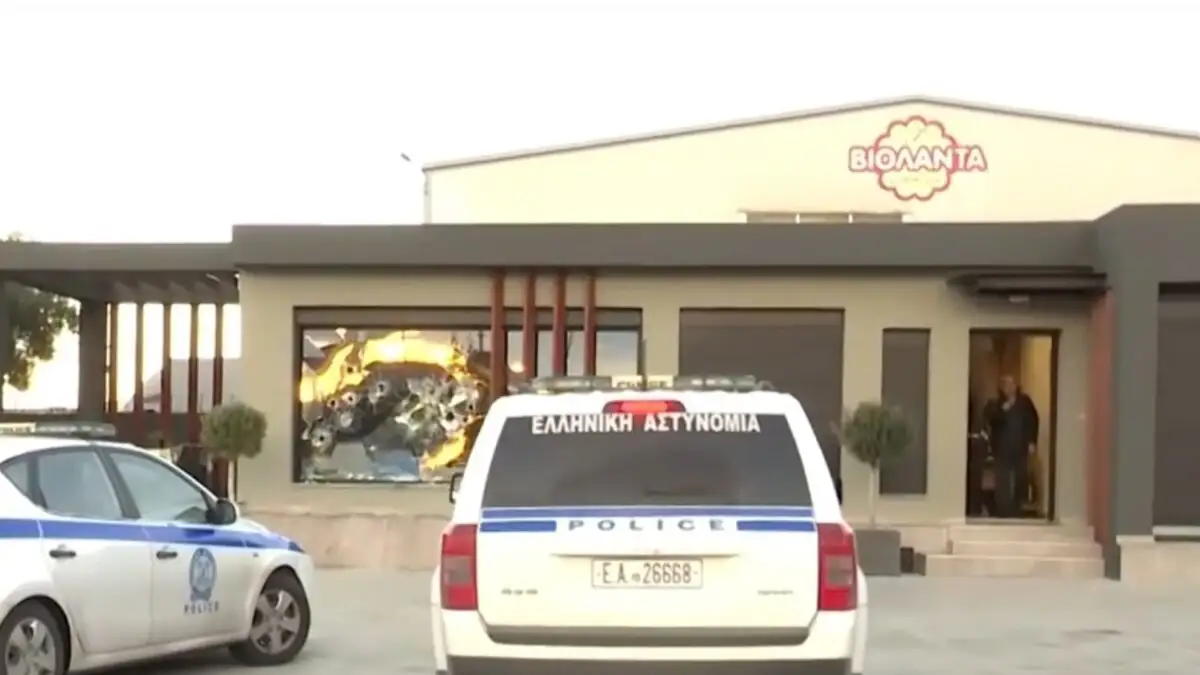 Ρουβίκωνας: Χωρίς συγγνώμη παραδέχθηκε τον «λάθος στόχο» μετά την επίθεση με βαριοπούλες σε εταιρεία στο Μενίδι 