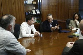 Φάμελλος: Η ακρίβεια Μητσοτάκη λειτουργεί εις βάρος και των καταναλωτών και των μικρομεσαίων επιχειρήσεων