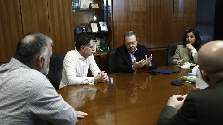 Φάμελλος: Η ακρίβεια Μητσοτάκη λειτουργεί εις βάρος και των καταναλωτών και των μικρομεσαίων επιχειρήσεων