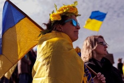 Πόλεμος στην Ουκρανία-4η έπετειος: Μια ζωή παγιδευμένη σε διασταυρούμενα πυρά