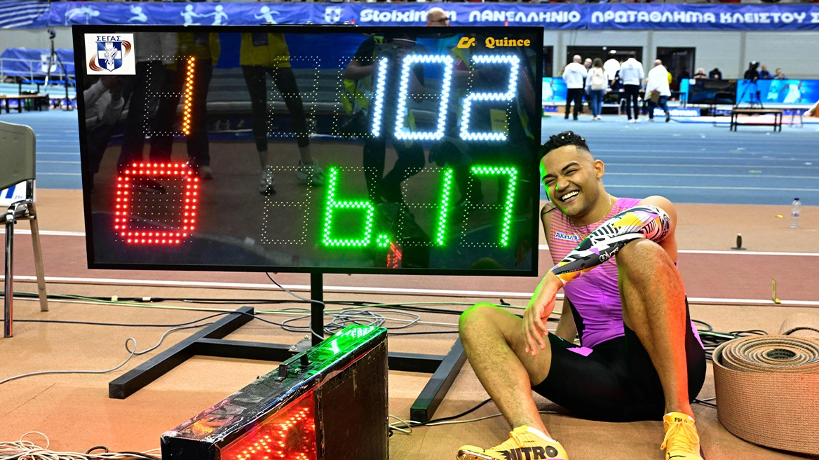 Τρομερός Καραλής: Πέταξε στα 6,17μ και «διέλυσε» το πανελλήνιο ρεκόρ!