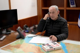 H φωτογραφία - μήνυμα του Νετανιάχου