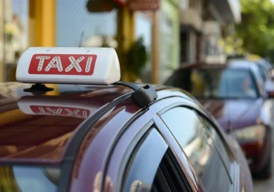 Πάτρα: Οδηγούσε το ταξί χωρίς δίπλωμα!