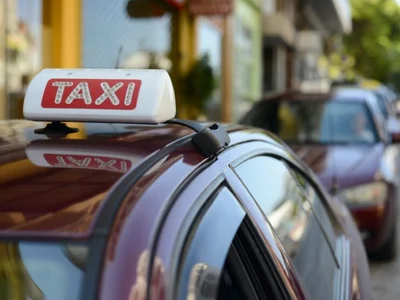 Πάτρα: Οδηγούσε το ταξί χωρίς δίπλωμα!