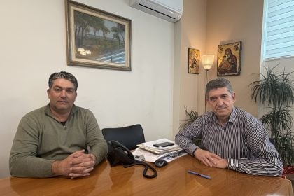 Καλωσόρισμα Αλεξόπουλου στον νέο Γενικό Γραμματέα του Δήμου Δυτικής Αχαΐας, Γιώργο Καλαντζόπουλο