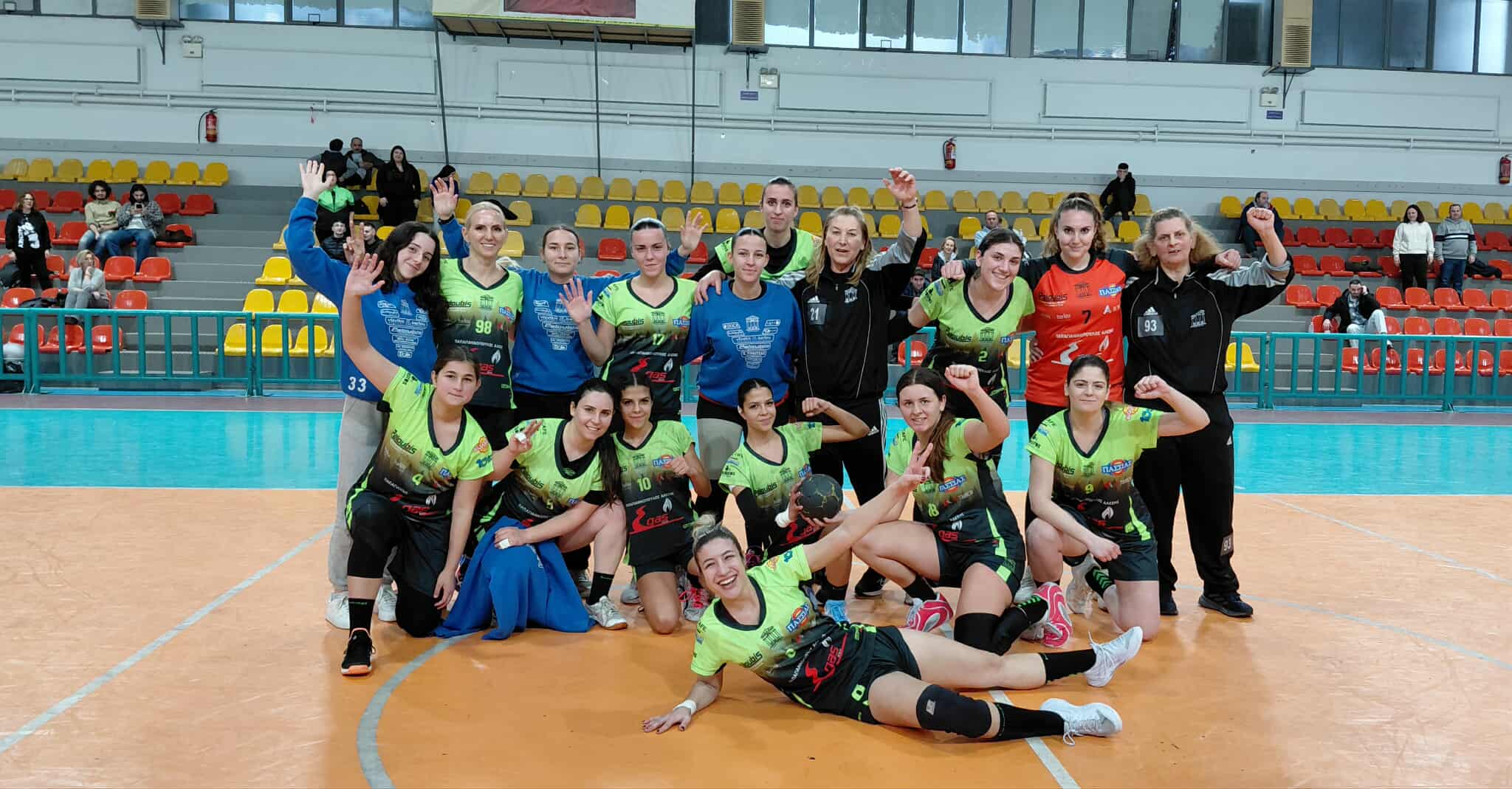 Τα '' μωρά '' της Πάτρας τίναξαν το πρωτάθλημα της Α2 εθνικής γυναικών χαντμπολ