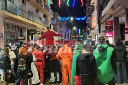 Η καρναβαλική Πάτρα δεν κοιμάται σήμερα - Ώρα 6 το πρωΐ: Γεμάτοι δρόμοι , πλατείες, πεζόδρομοι ΦΩΤΟ