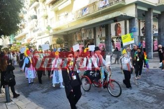 Πατρινό Καρναβάλι 2026: Παραδοσιακή παρέλαση ομάδων από την Ελλάδα και το εξωτερικό (ΦΩΤΟ - ΒΙΝΤΕΟ)